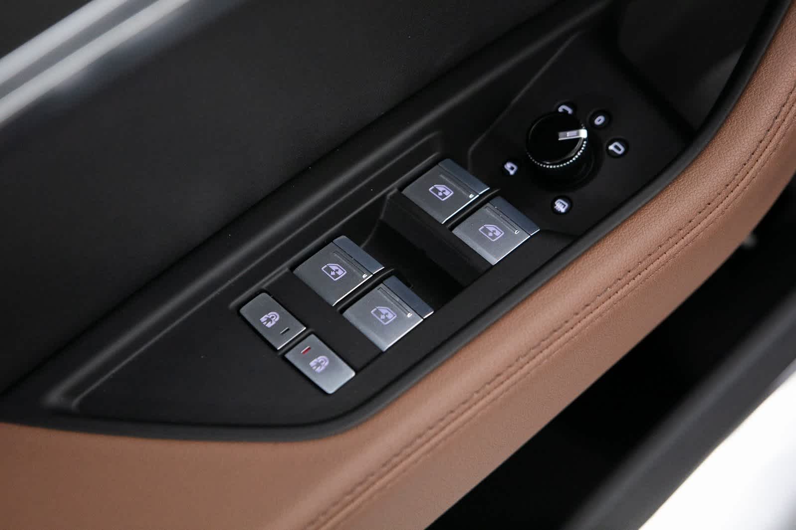 Thumbnail: 2022 Audi e-tron - 18