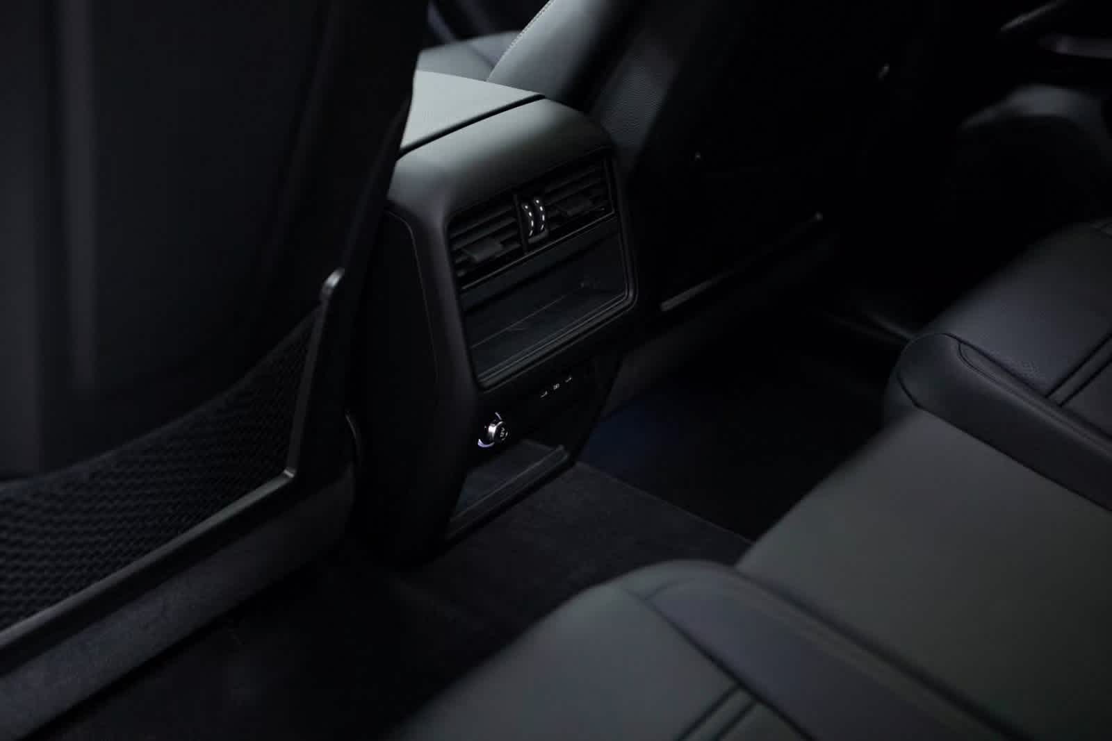 Thumbnail: 2025 Porsche Cayenne - 30