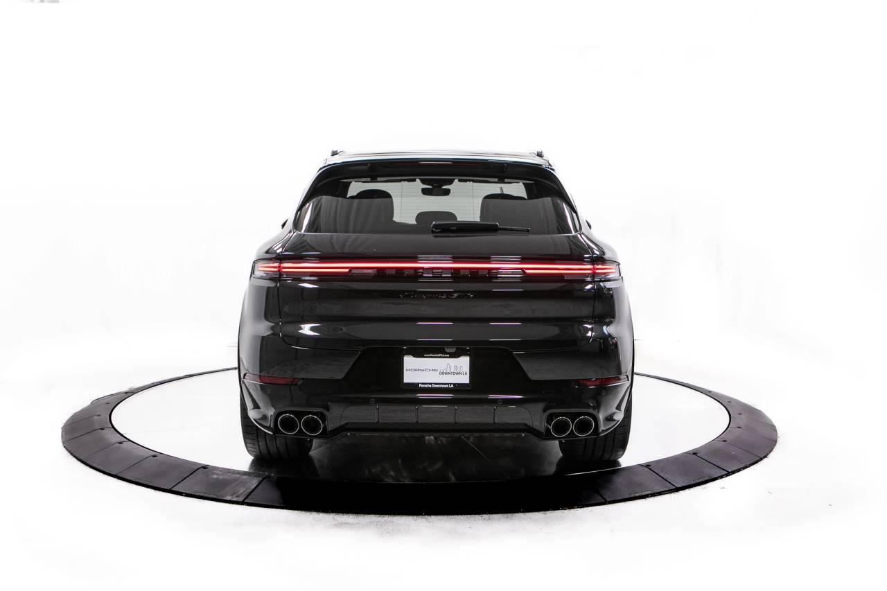 Thumbnail: 2026 Porsche Cayenne - 6