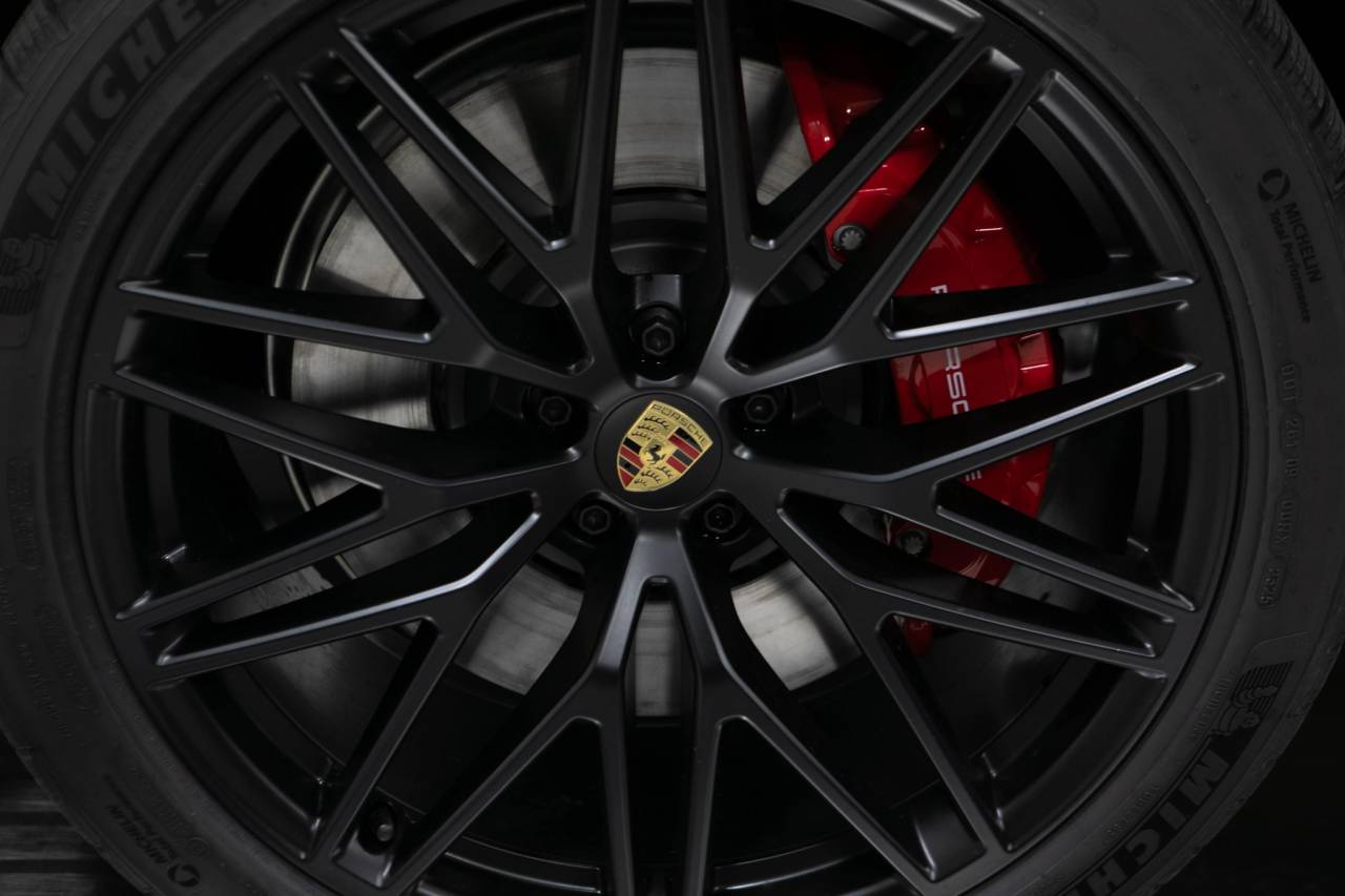 Thumbnail: 2026 Porsche Macan - 11