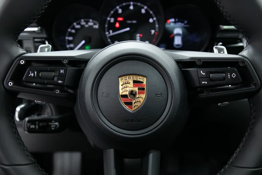 Thumbnail: 2025 Porsche Macan - 14