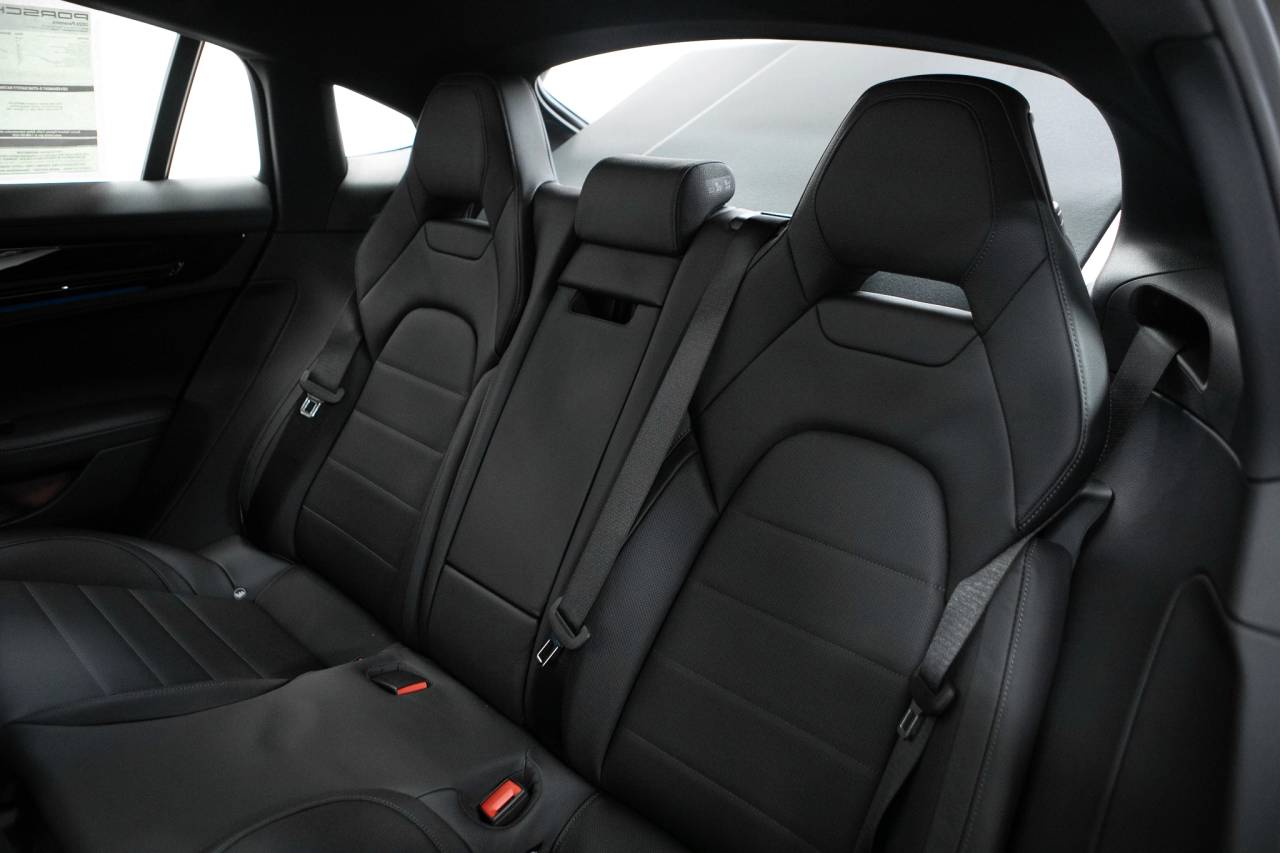 Thumbnail: 2026 Porsche Panamera - 38