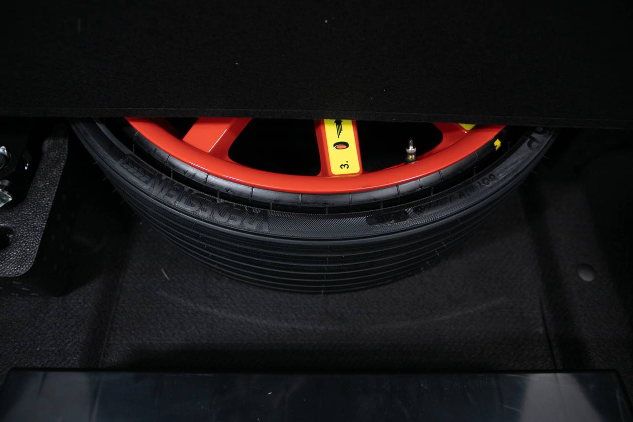 Thumbnail: 2026 Porsche Macan - 39