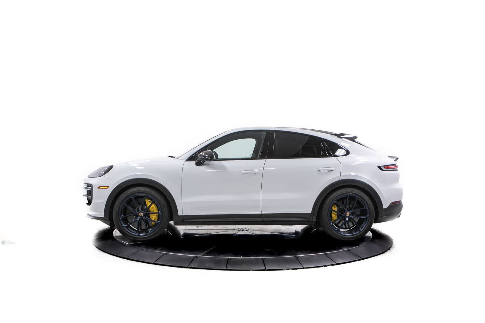 Thumbnail: 2025 Porsche Cayenne - 2