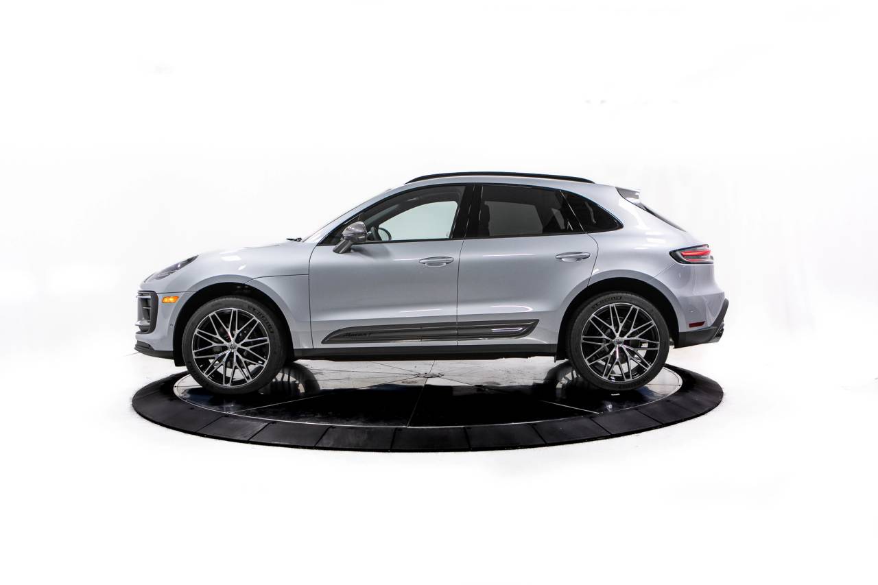 Thumbnail: 2026 Porsche Macan - 2