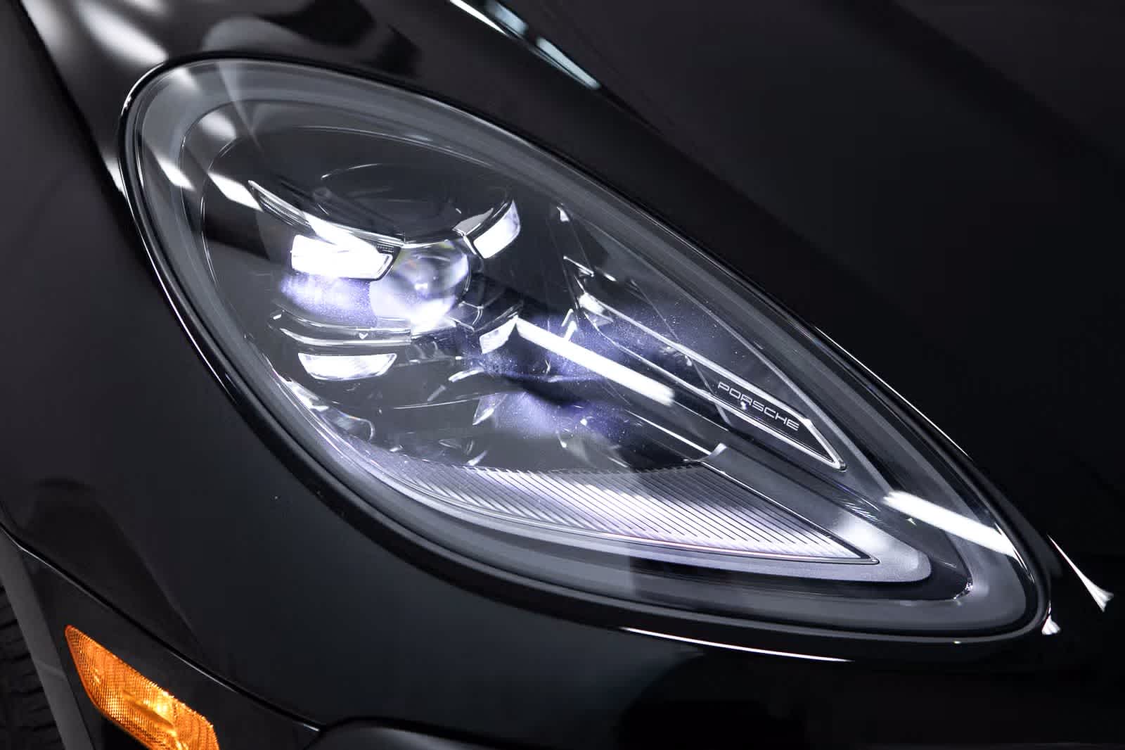 Thumbnail: 2026 Porsche Macan - 16