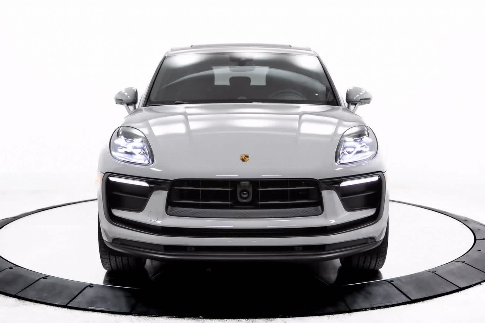 Thumbnail: 2025 Porsche Macan - 10