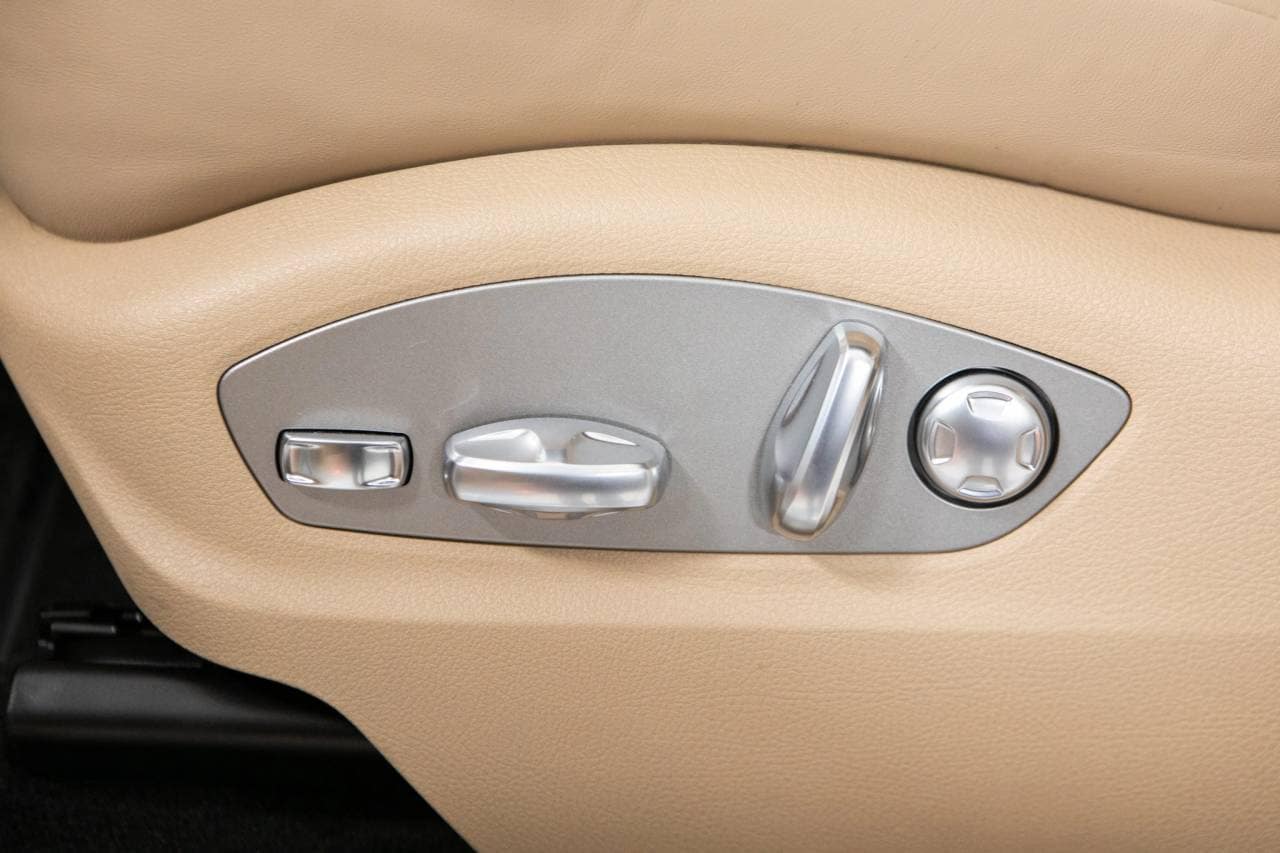 Thumbnail: 2026 Porsche Macan - 24