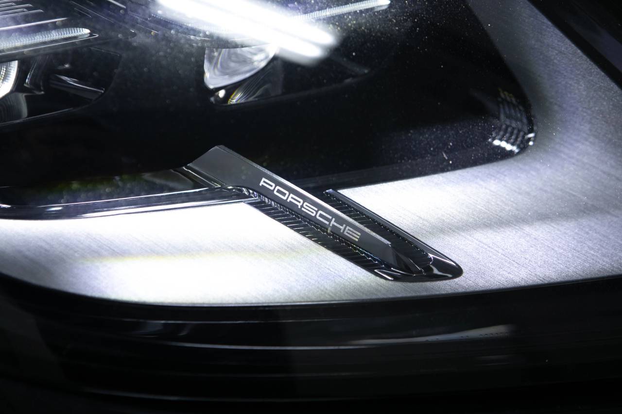 Thumbnail: 2026 Porsche Panamera - 13