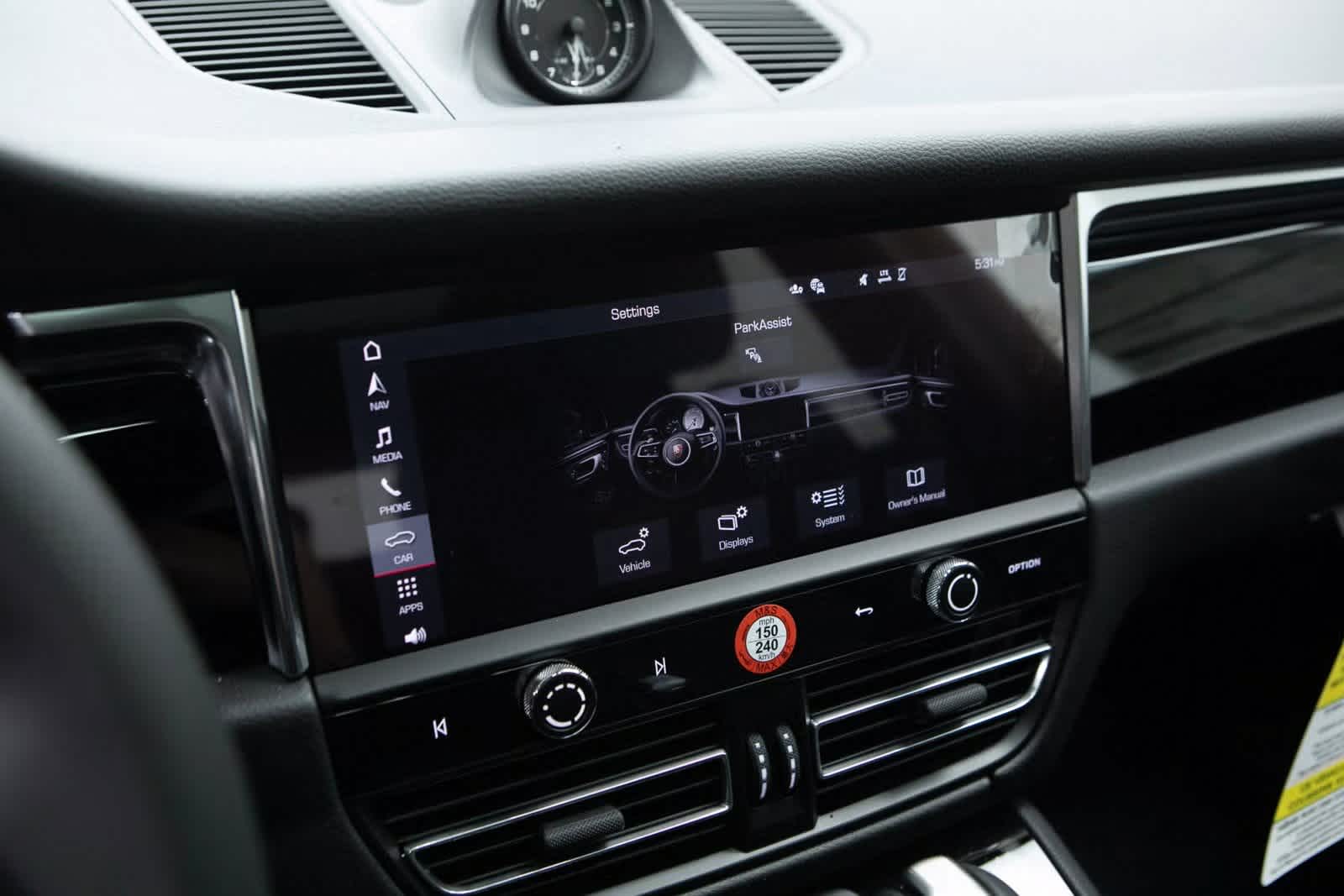 Thumbnail: 2025 Porsche Macan - 15