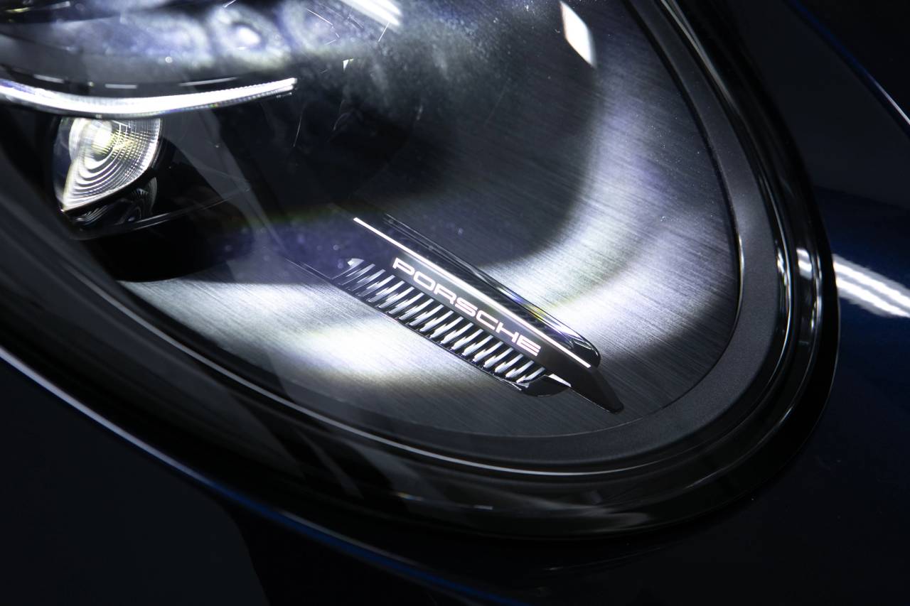 Thumbnail: 2026 Porsche 911 - 13