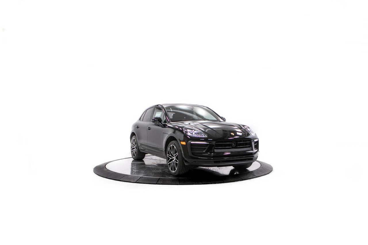 Thumbnail: 2026 Porsche Macan - 9