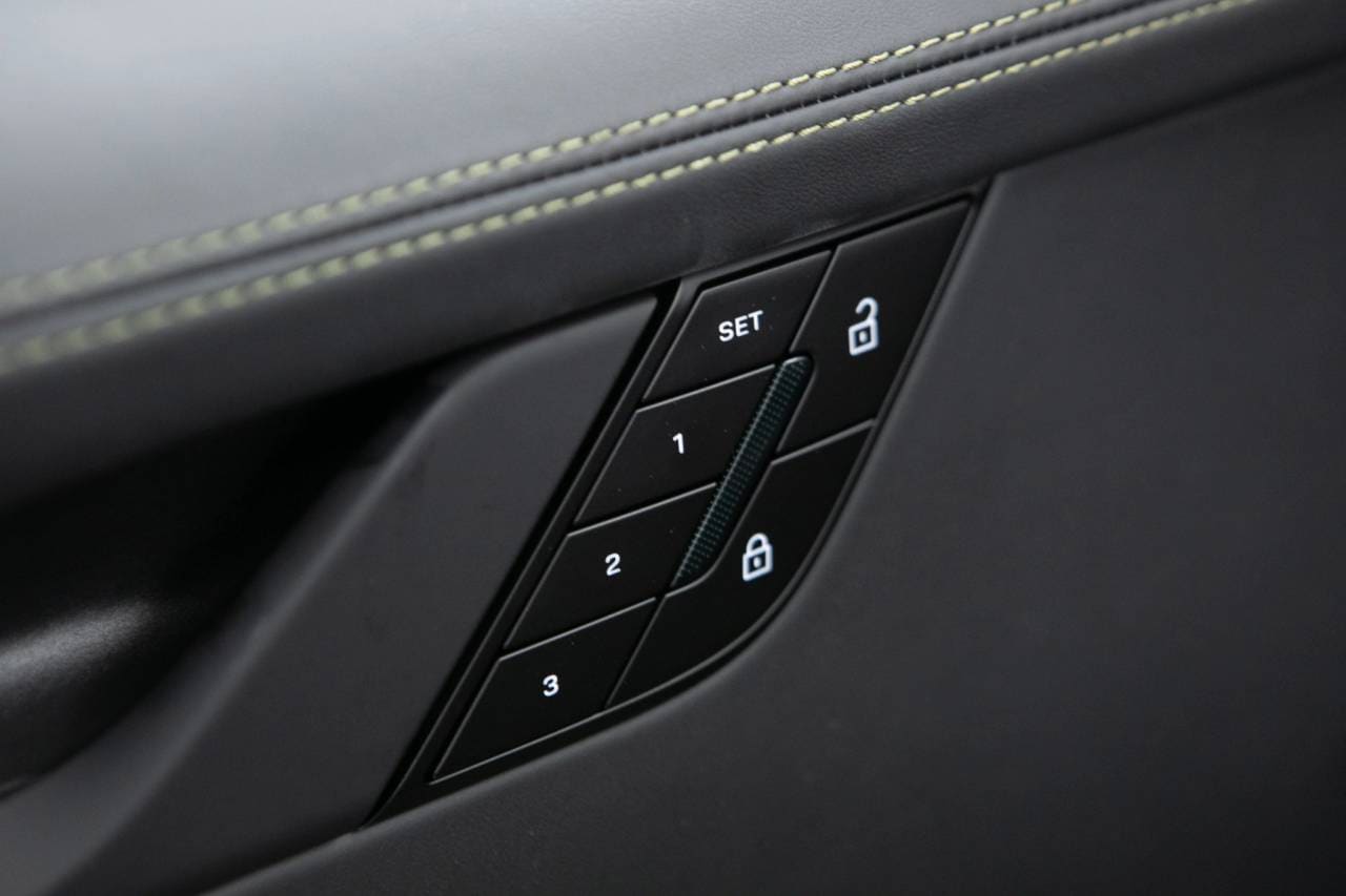 Thumbnail: 2026 Porsche 911 - 26