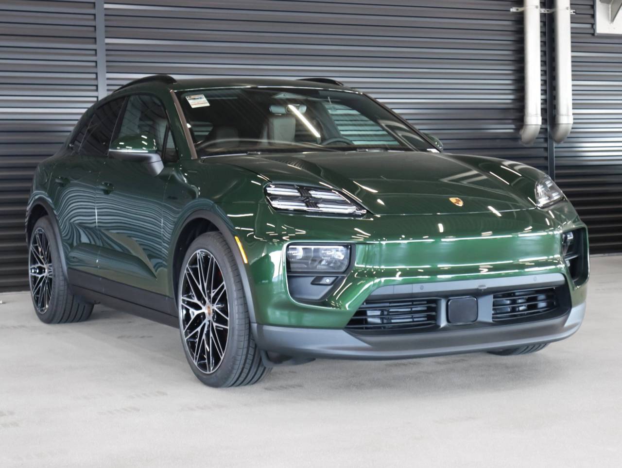 Thumbnail: 2025 Porsche Macan - 7