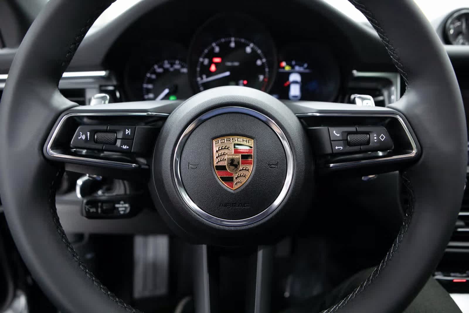 Thumbnail: 2025 Porsche Macan - 14