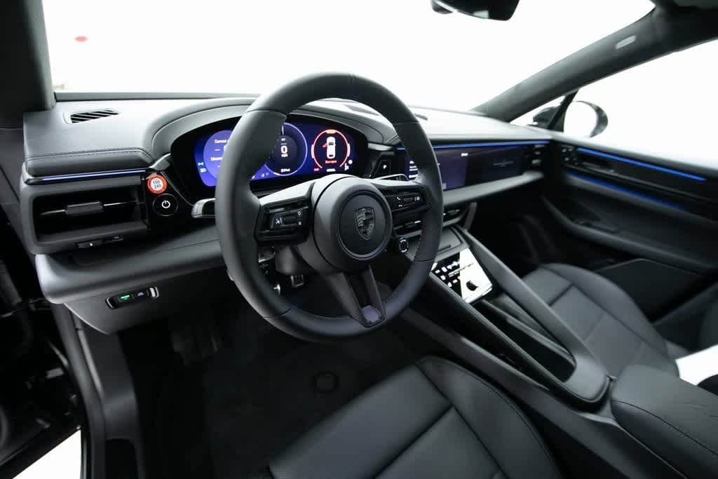 Thumbnail: 2025 Porsche Macan - 4