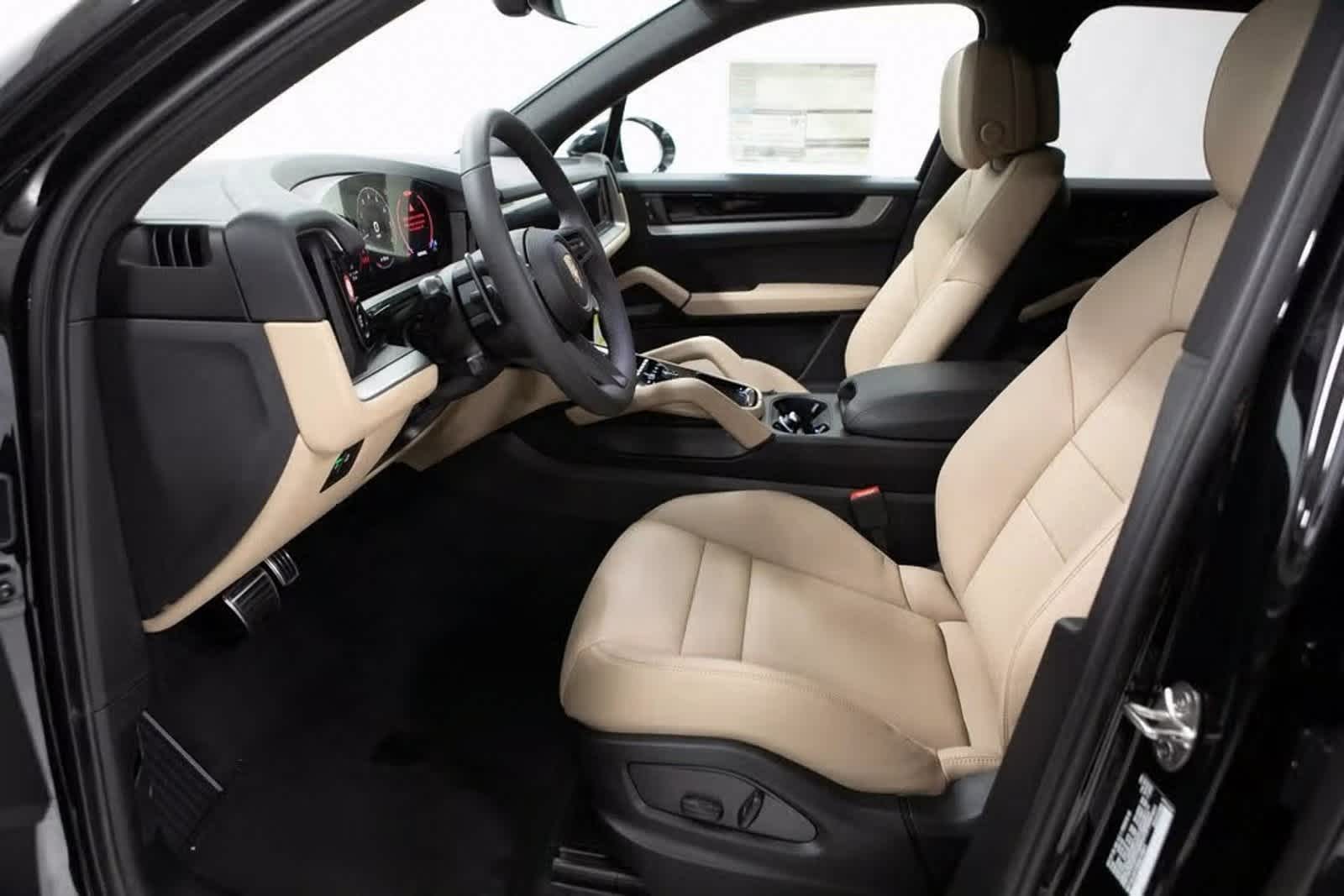 Thumbnail: 2025 Porsche Cayenne - 17