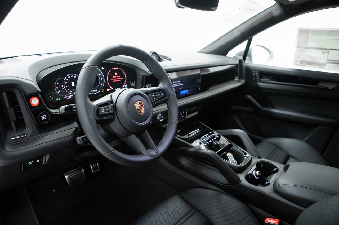 Thumbnail: 2026 Porsche Cayenne - 4