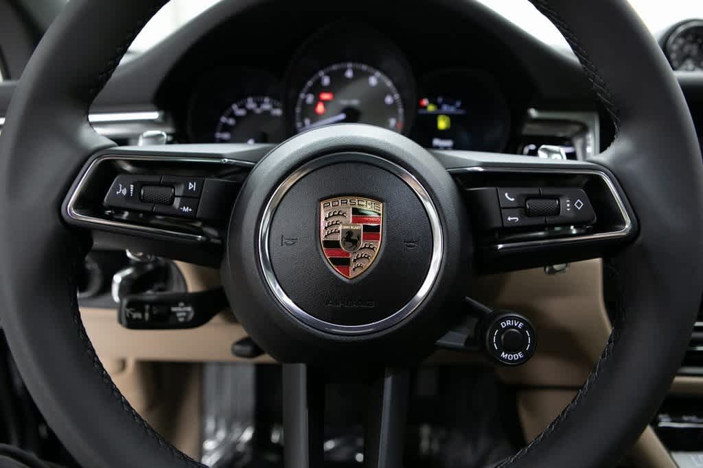 Thumbnail: 2025 Porsche Macan - 14