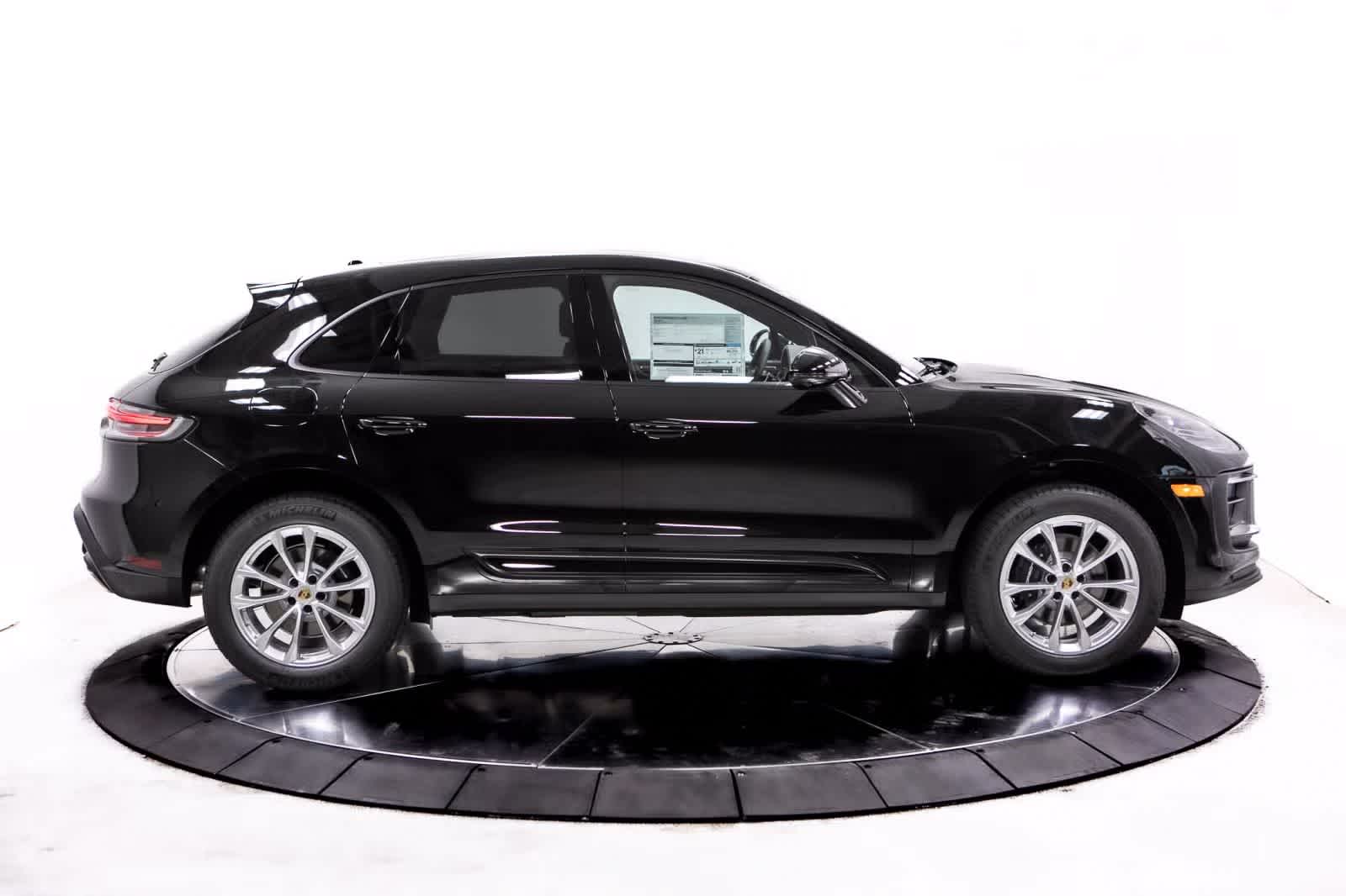 Thumbnail: 2026 Porsche Macan - 8