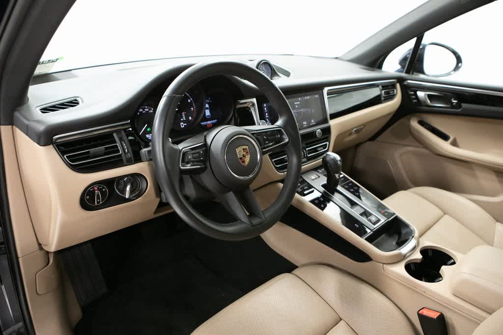 2023 Porsche Macan Base photo 4