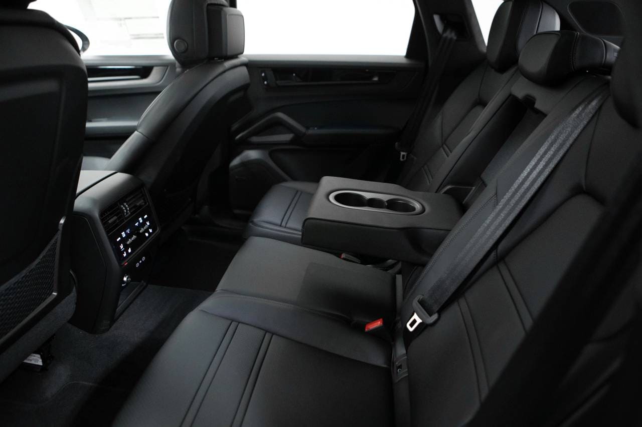 Thumbnail: 2026 Porsche Cayenne - 36