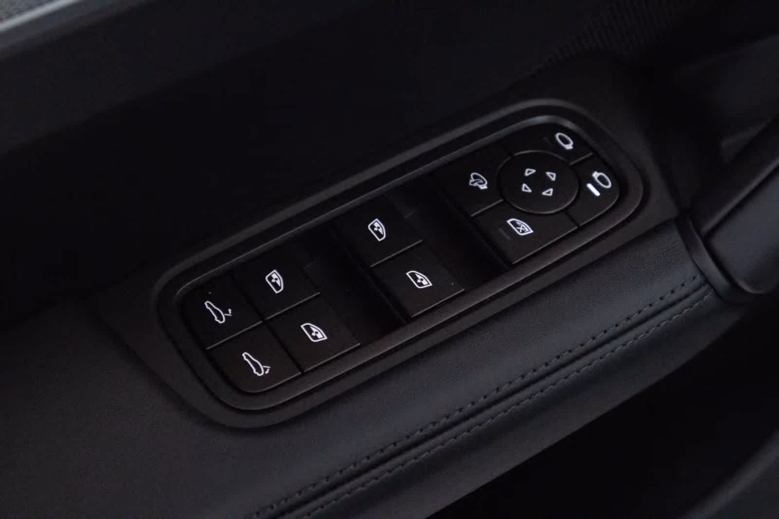 Thumbnail: 2025 Porsche Cayenne - 26