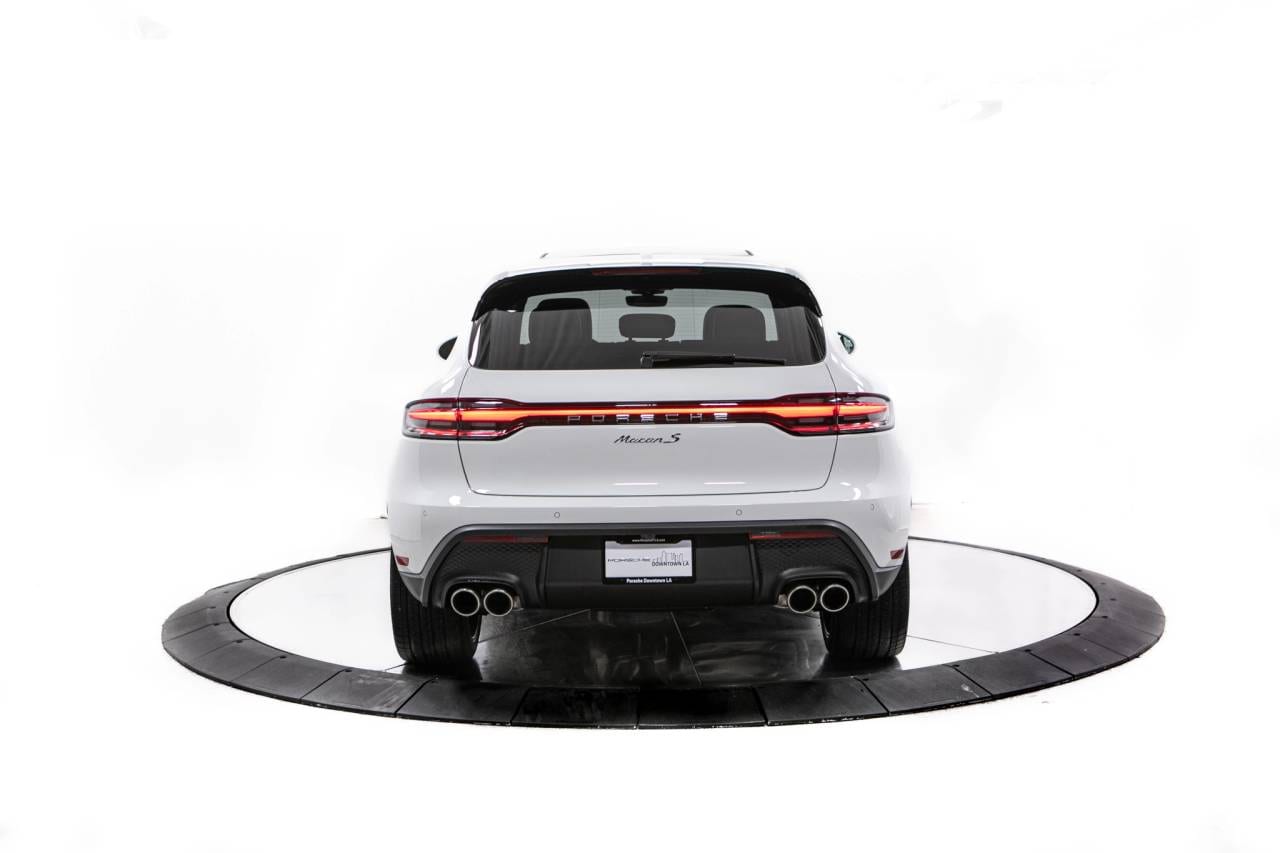 Thumbnail: 2026 Porsche Macan - 6