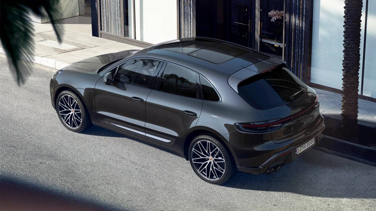 Thumbnail: 2026 Porsche Macan - 4