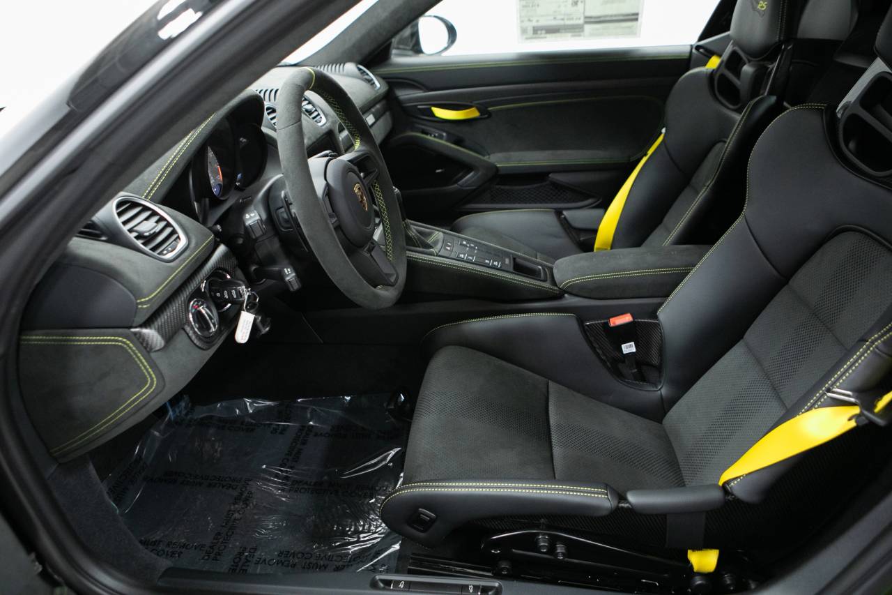 Thumbnail: 2025 Porsche  - 23