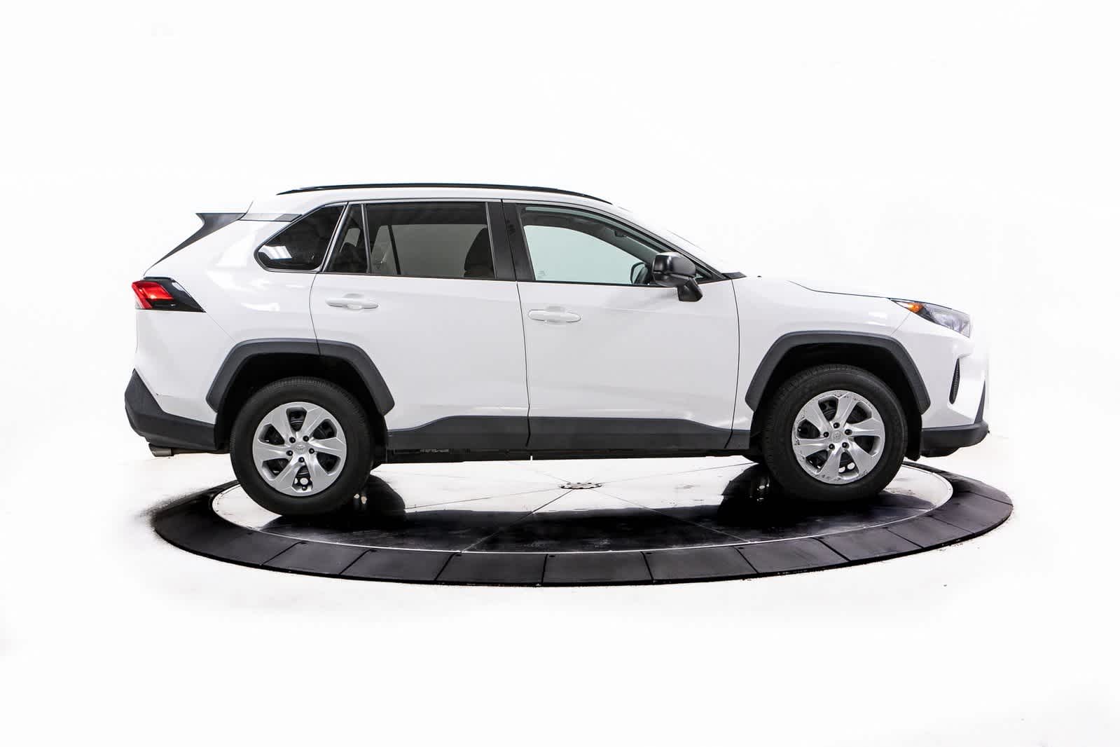 Thumbnail: 2021 Toyota RAV4 - 8