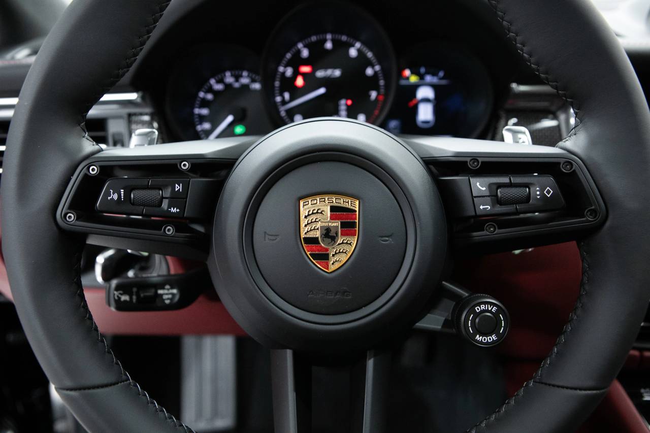 Thumbnail: 2026 Porsche Macan - 21