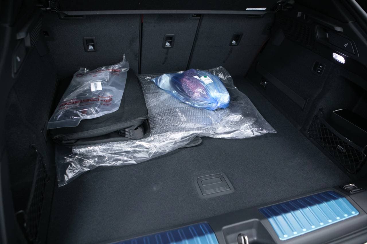 Thumbnail: 2026 Porsche Macan - 39