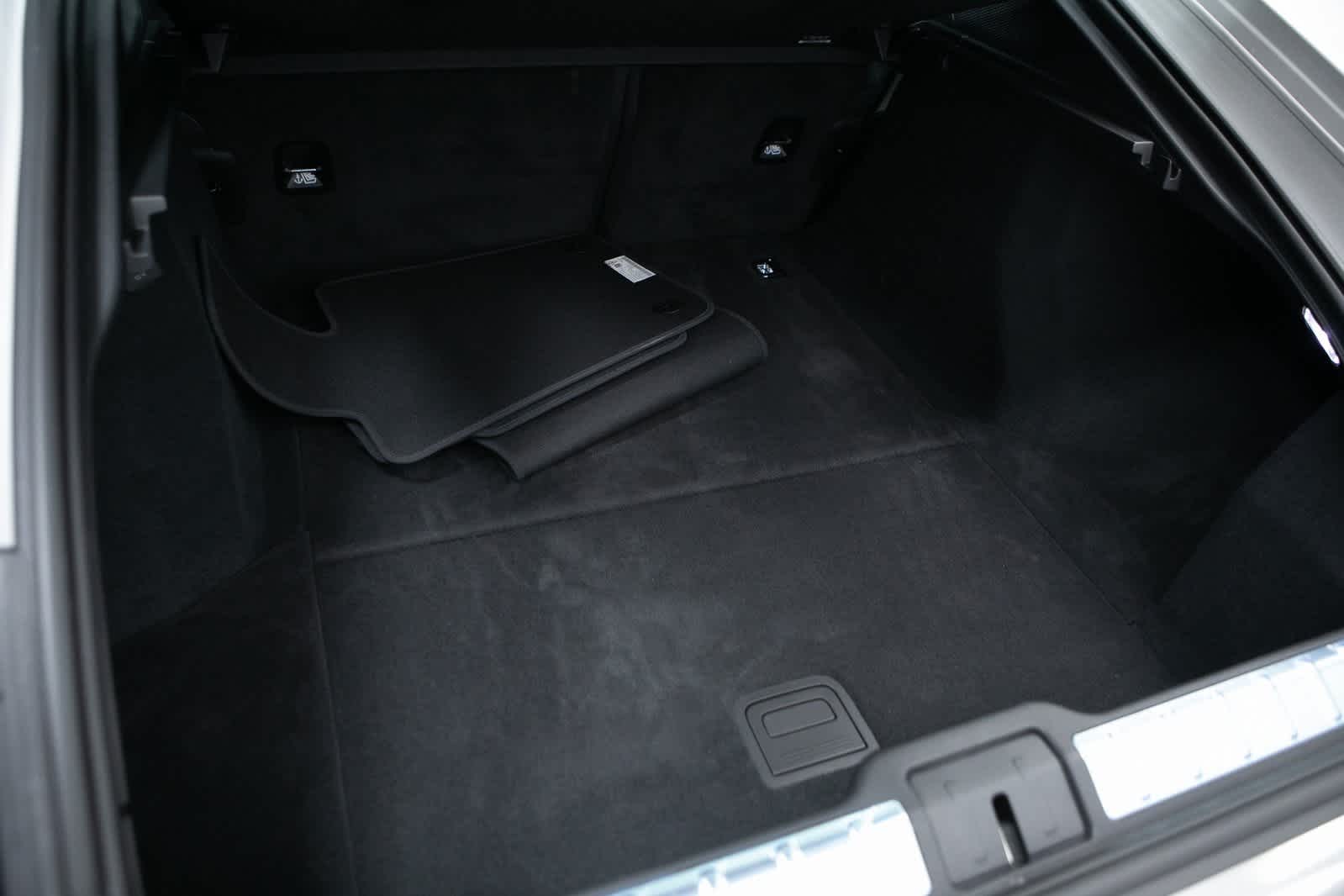 Thumbnail: 2025 Porsche Panamera - 32