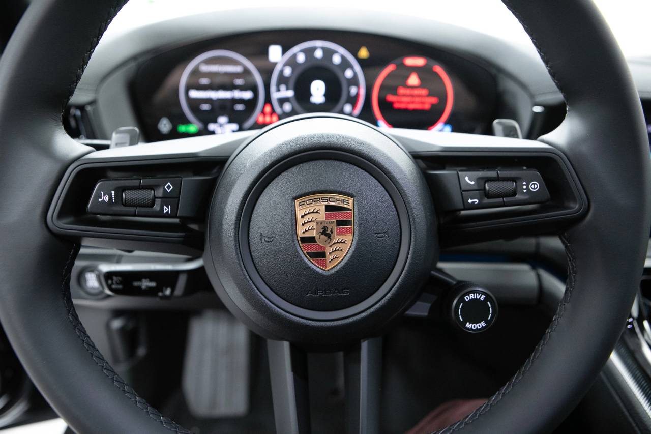 Thumbnail: 2026 Porsche Panamera - 21