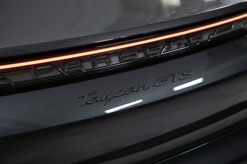 Thumbnail: 2025 Porsche Taycan - 39