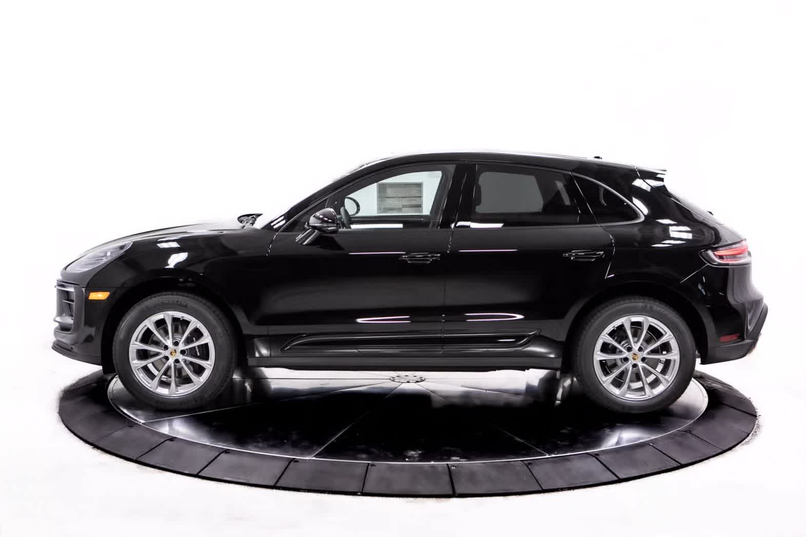 Thumbnail: 2026 Porsche Macan - 2