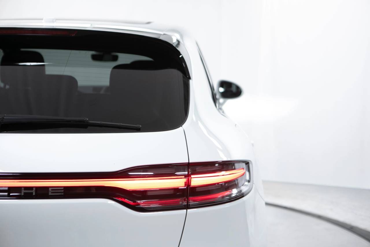 Thumbnail: 2026 Porsche Macan - 18