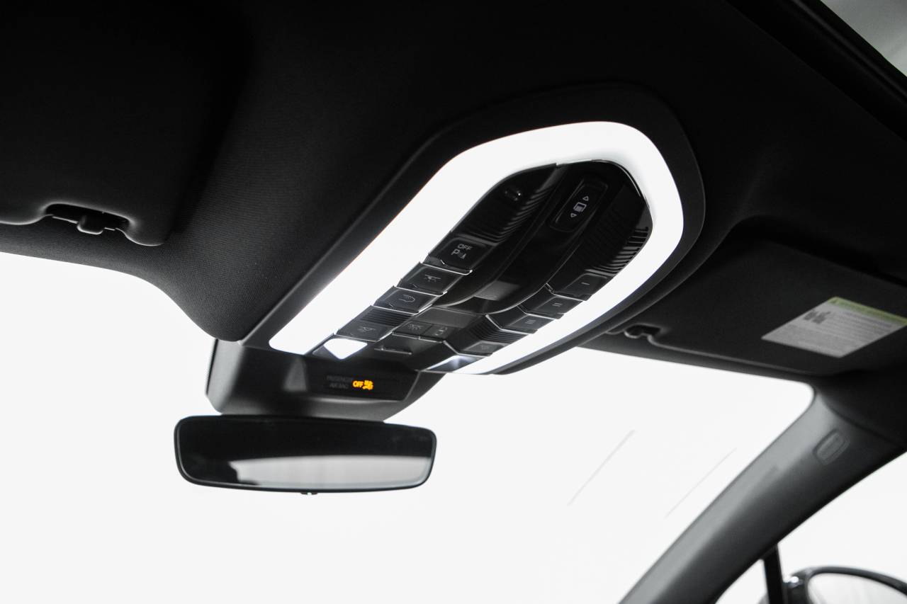 Thumbnail: 2026 Porsche Macan - 29