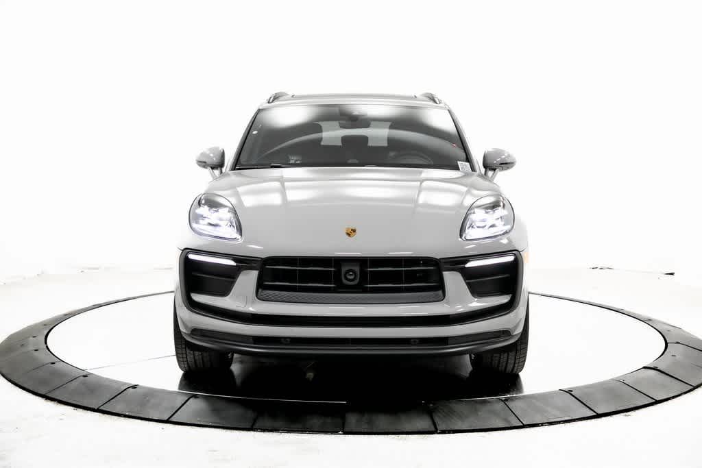 Thumbnail: 2025 Porsche Macan - 10