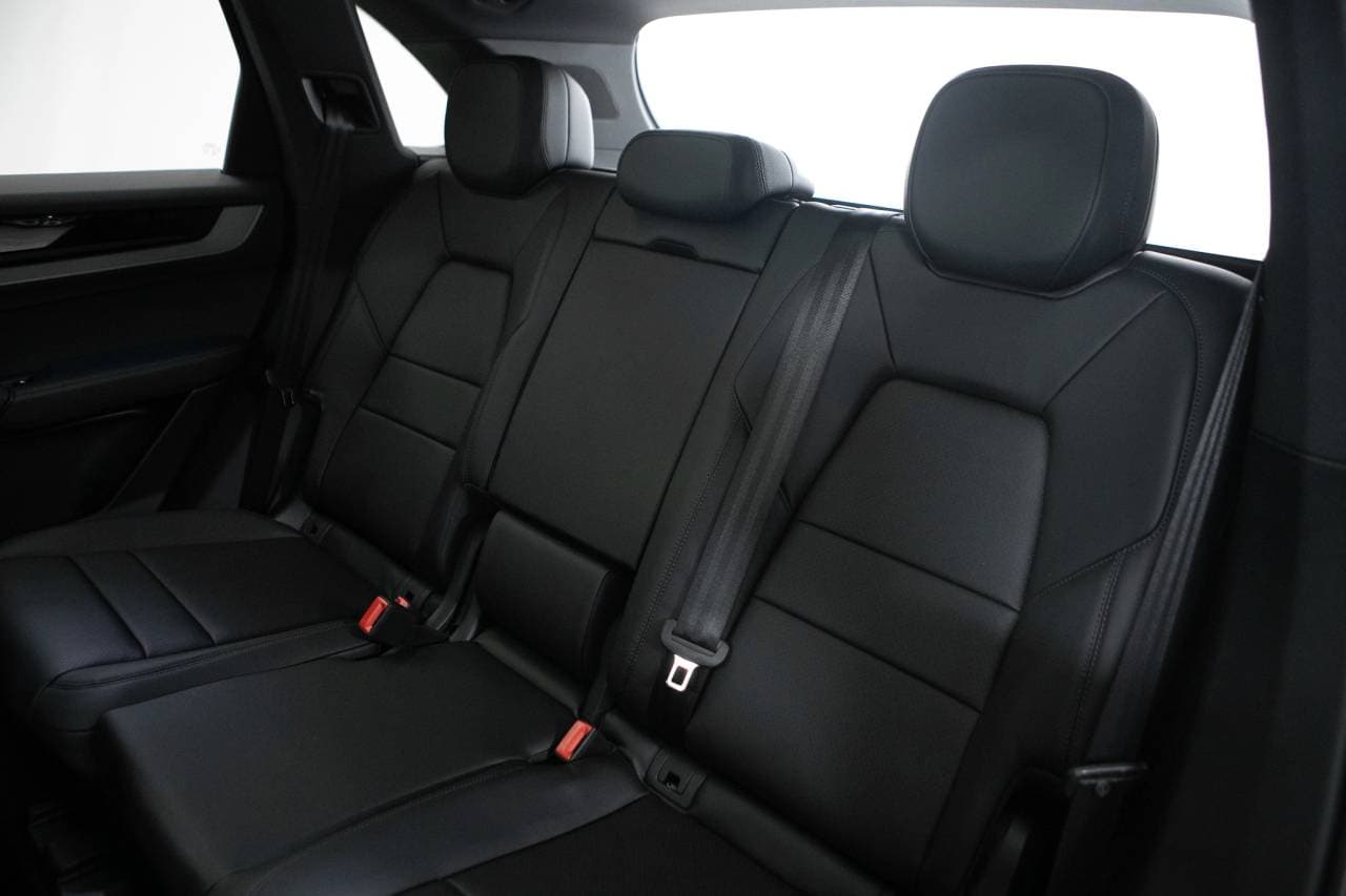 Thumbnail: 2026 Porsche Cayenne - 38