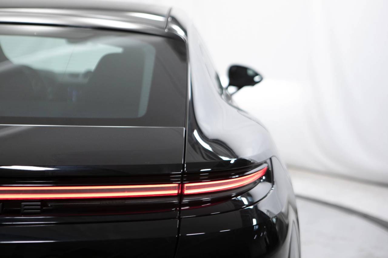 Thumbnail: 2026 Porsche Panamera - 18