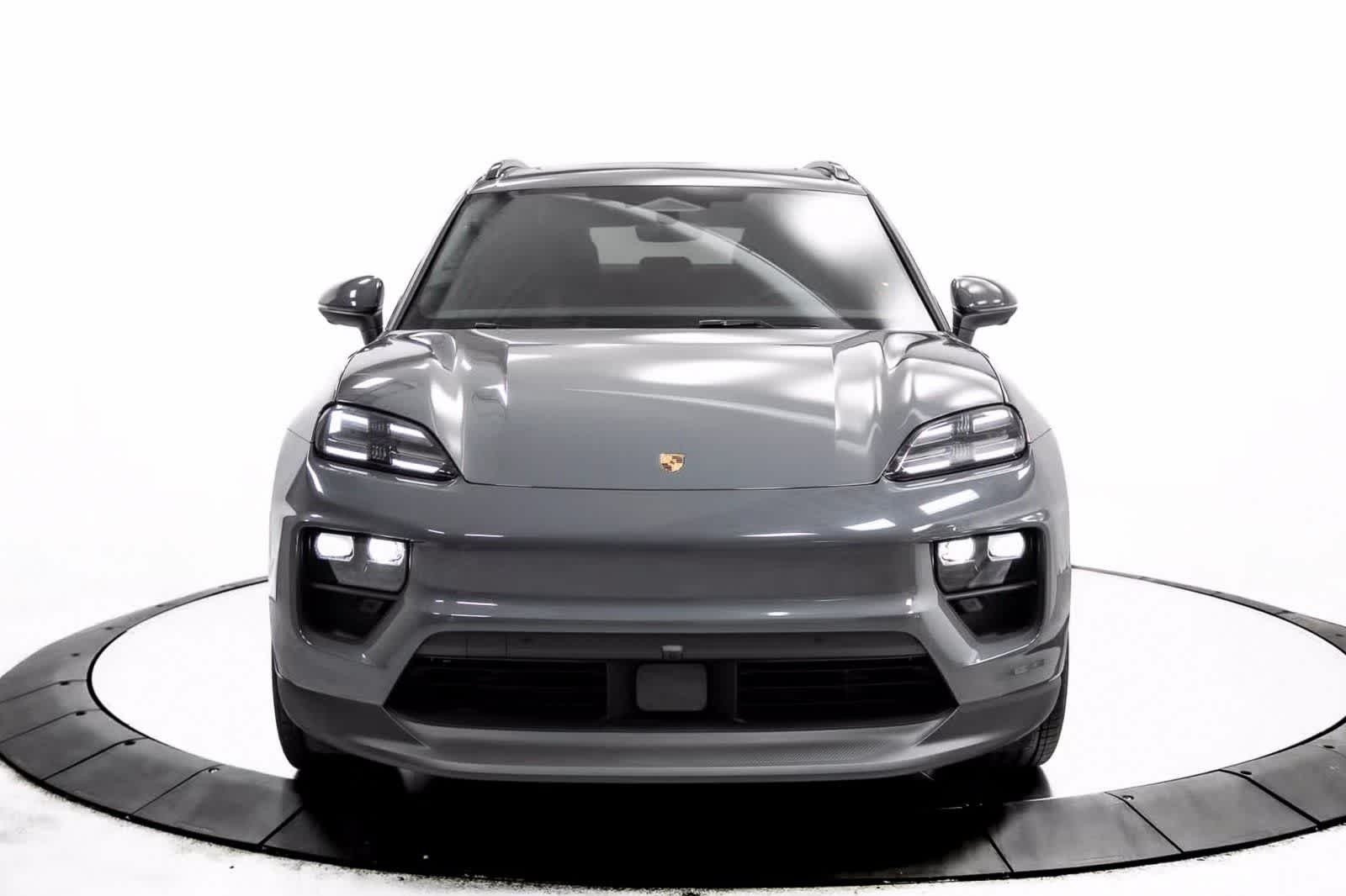 Thumbnail: 2025 Porsche Macan - 10