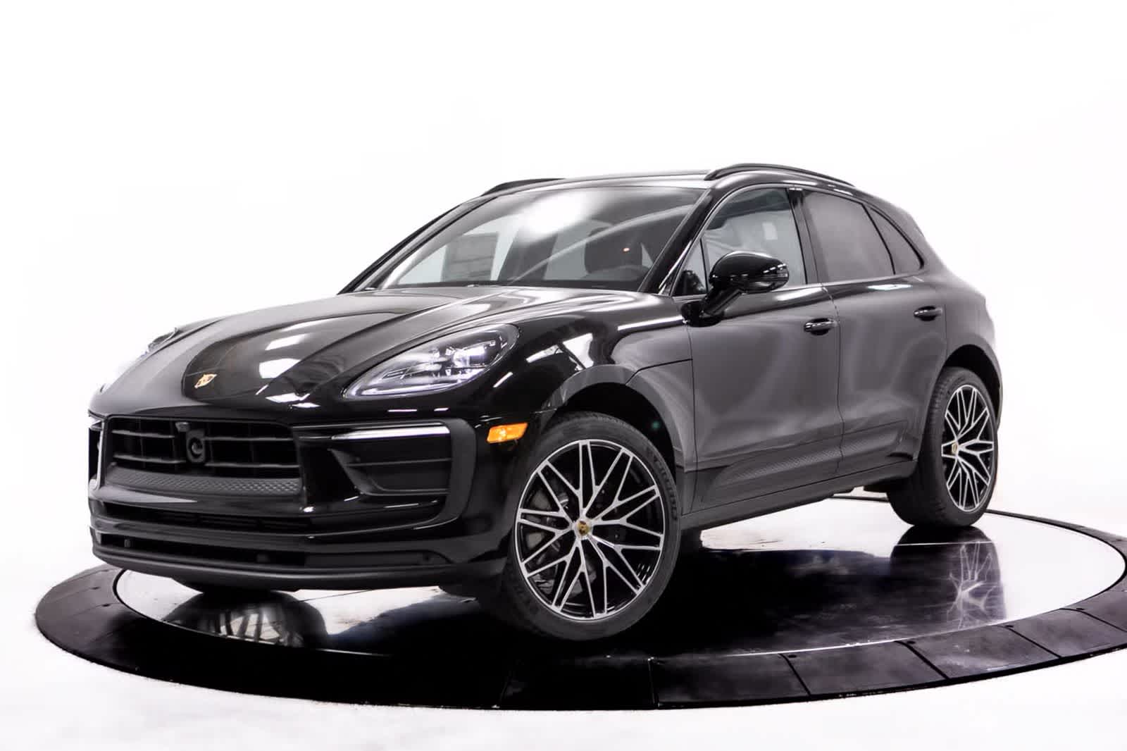 Thumbnail: 2026 Porsche Macan - 1