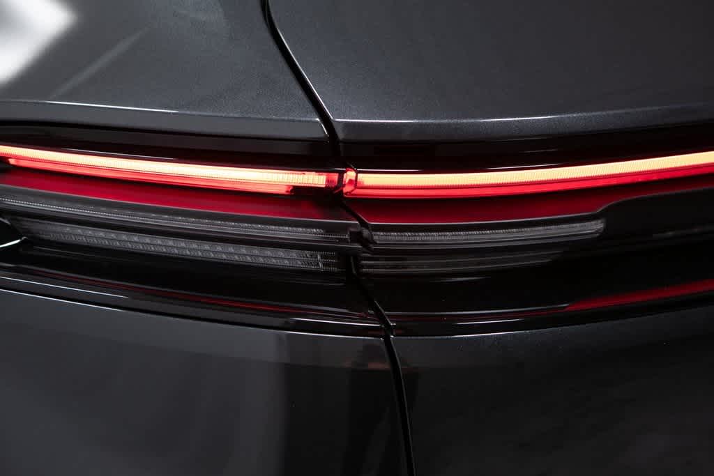 Thumbnail: 2025 Porsche Macan - 35