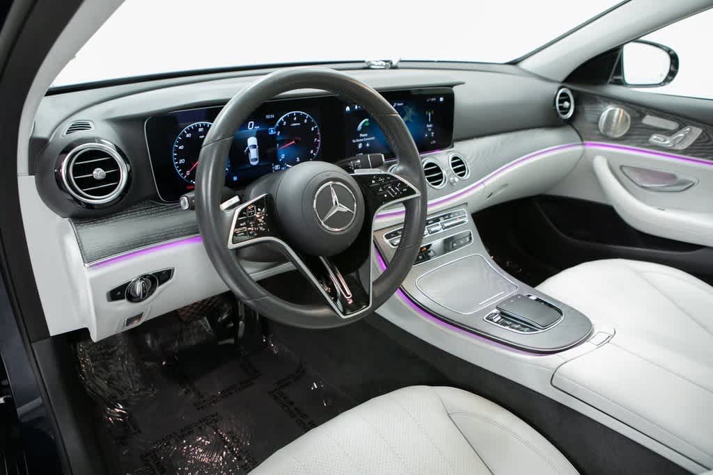 Thumbnail: 2022 Mercedes-Benz E-Class - 4