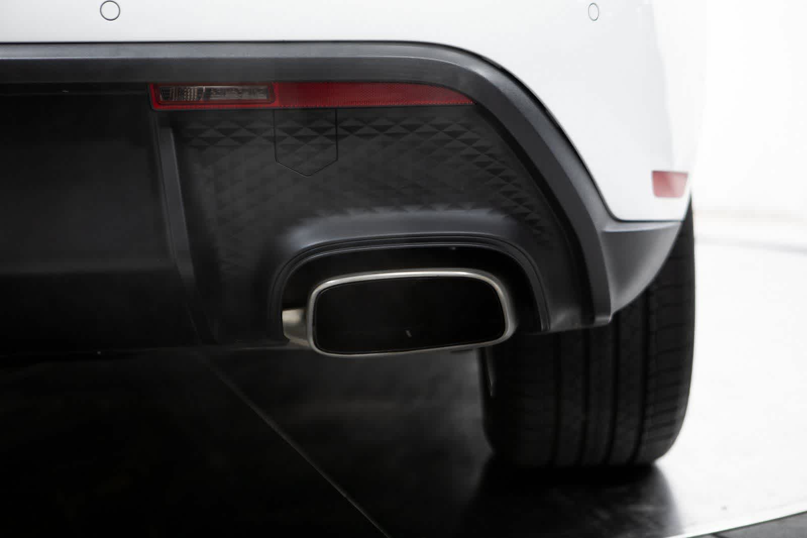 Thumbnail: 2023 Porsche Macan - 37