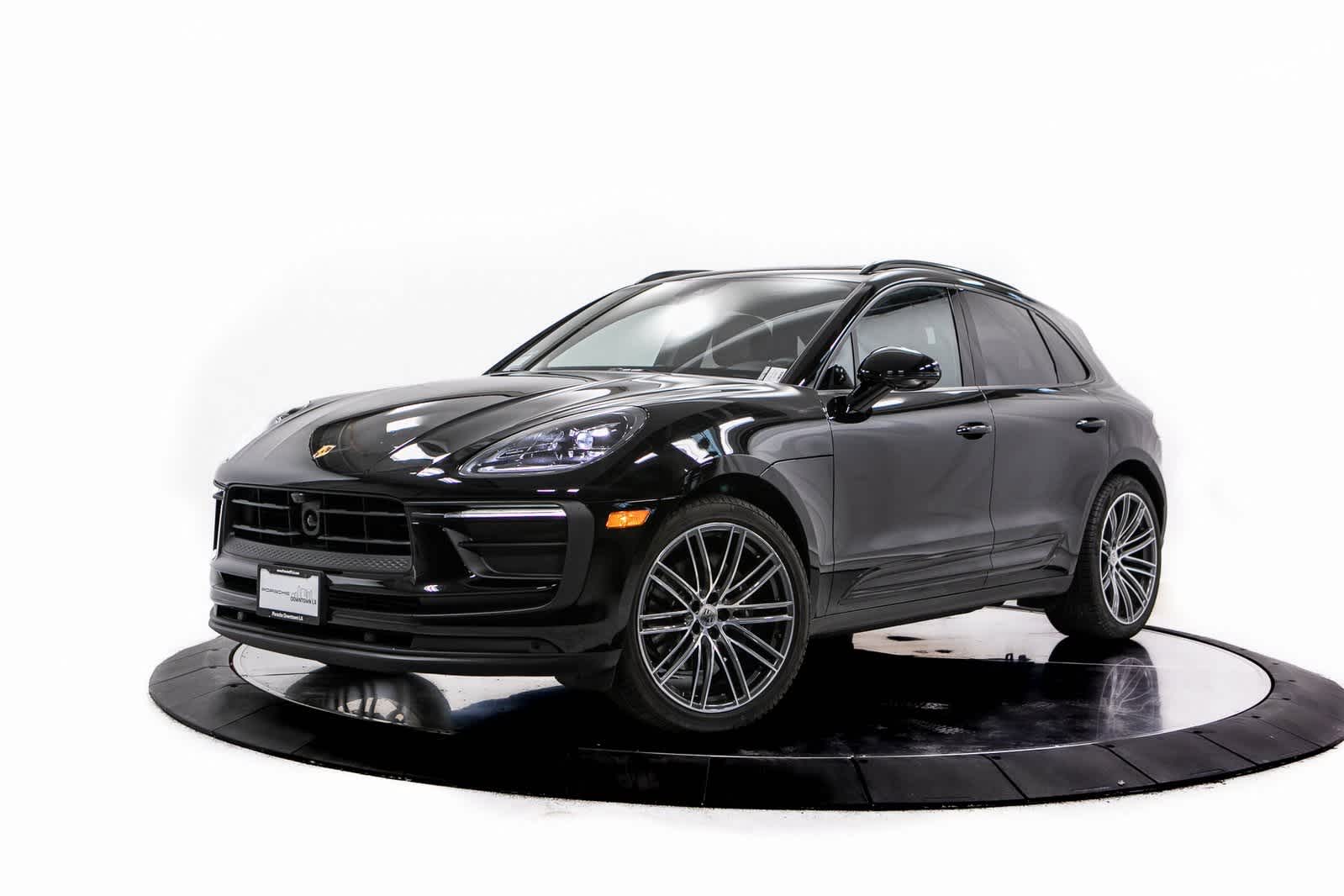 2025 Porsche Macan's photo