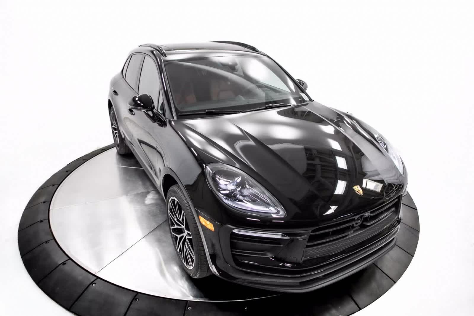Thumbnail: 2025 Porsche Macan - 39