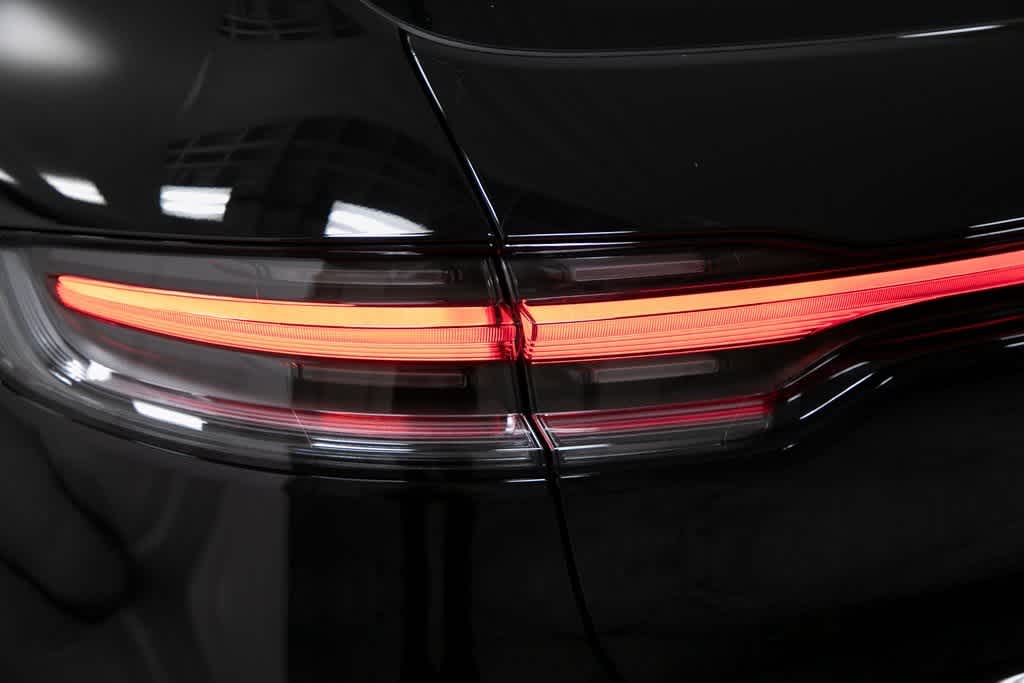 Thumbnail: 2025 Porsche Macan - 36